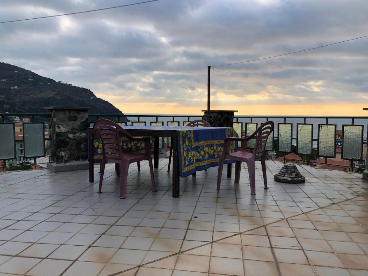 Appartamento Al Castelletto Λεβάντο Εξωτερικό φωτογραφία
